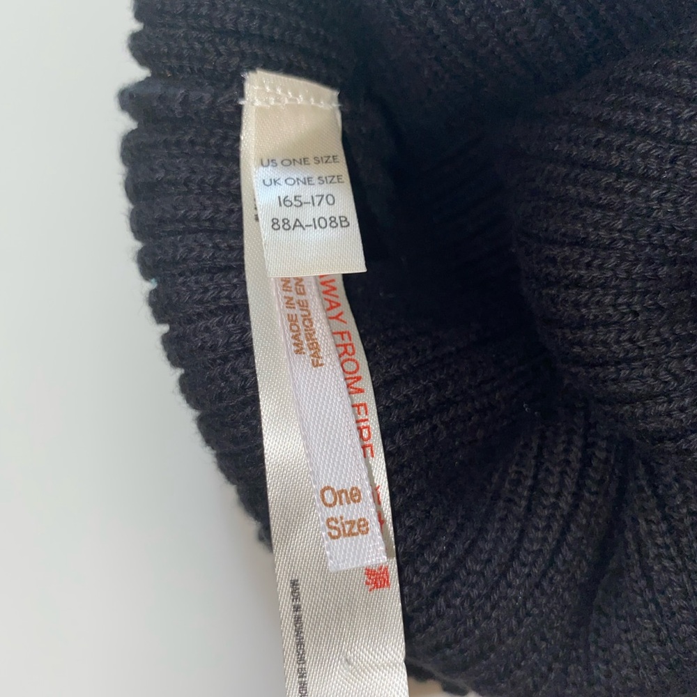 Free People Black Ribbed Slouchy Beanie - Picture 3 of 3